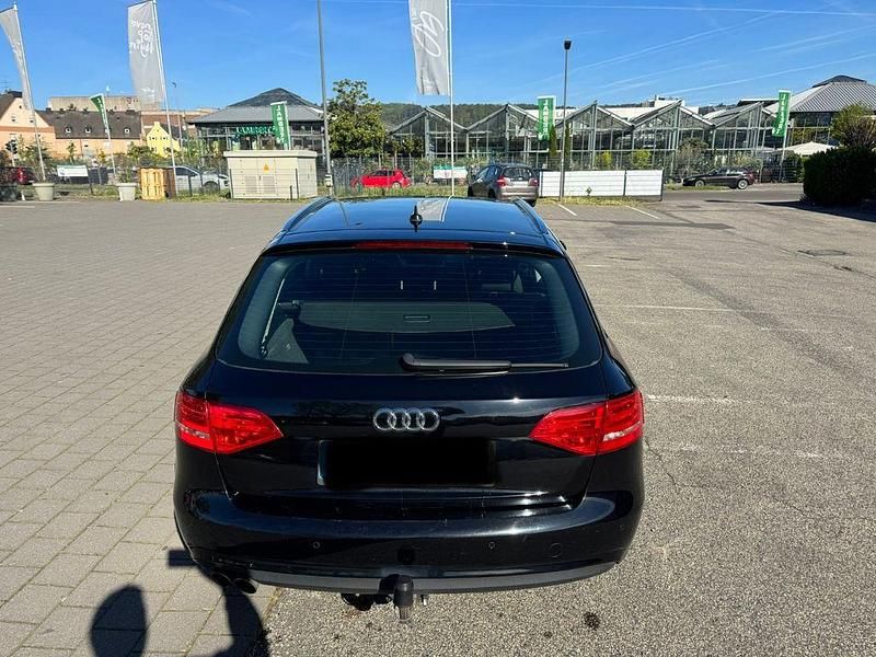 Gebraucht Audi A4 150 PS (110 kW) 2014 Schwarz Kombi
