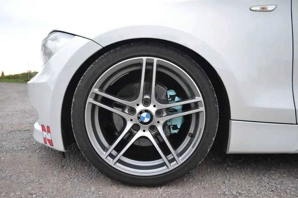 Gebraucht BMW 125 M Sport 218 PS (160 kW) 2011 Weiß Kleinwagen