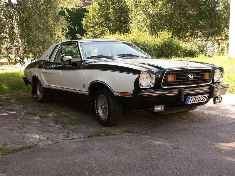 Weiß Gebraucht 1978 Ford Mustang Ghia | 10.000 € - Bild 1/4