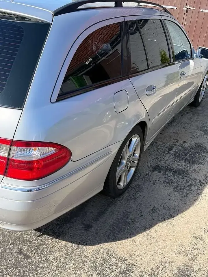 Gebraucht Mercedes E220 170 PS (125 kW) 2008 Iridiumsilber  metalliclack Kombi