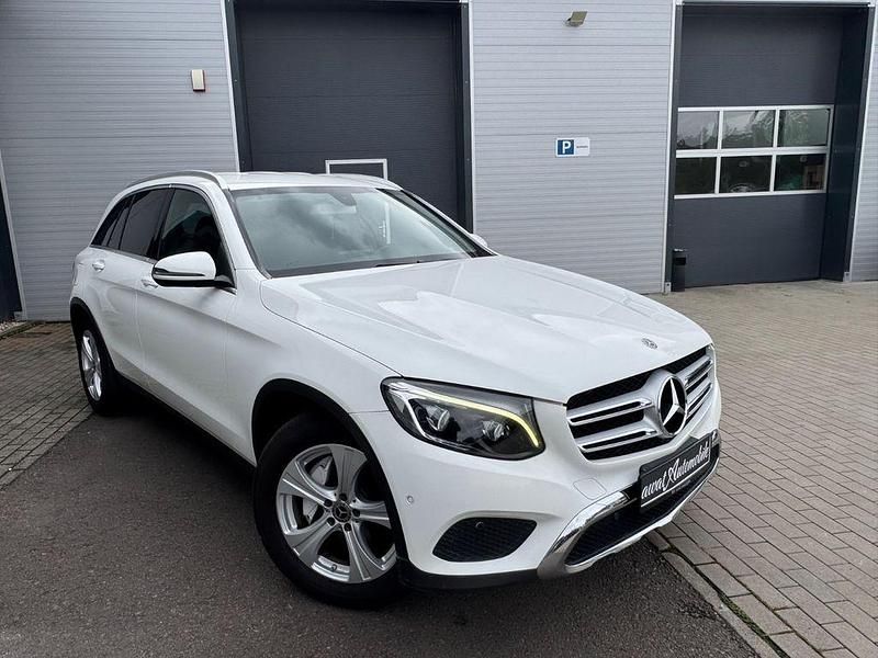 Weiß Gebraucht 2017 Mercedes GLC250 SUV | 17.999 € (Guter Preis) - Bild 1/4