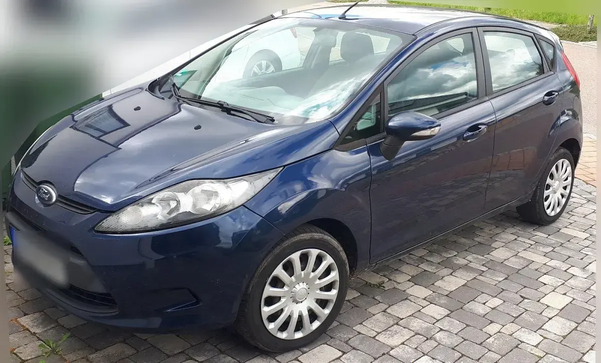 Gebraucht Ford Fiesta 82 PS (60 kW) 2011 Blau Kleinwagen