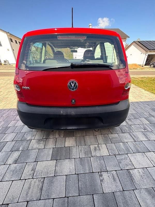 Gebraucht VW Fox Style 60 PS (44 kW) 2009 Rot Kleinwagen