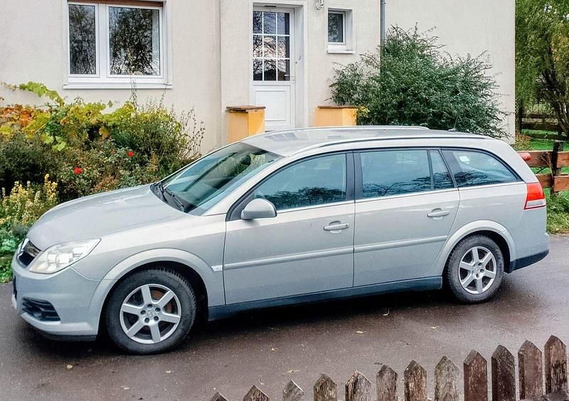 Grau Gebraucht 2005 Opel Vectra Kombi | 1.600 € (Guter Preis) - Bild 1/4