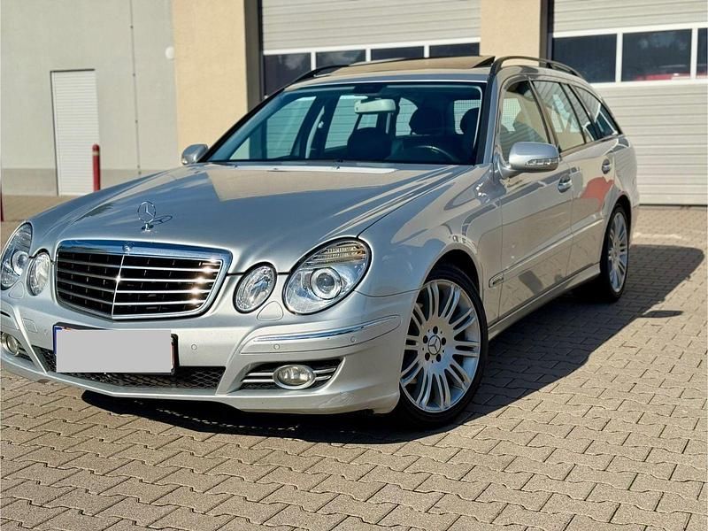 Silber Gebraucht 2008 Mercedes E280 Avantgarde Kombi | 4.200 € (Superpreis) - Bild 1/4
