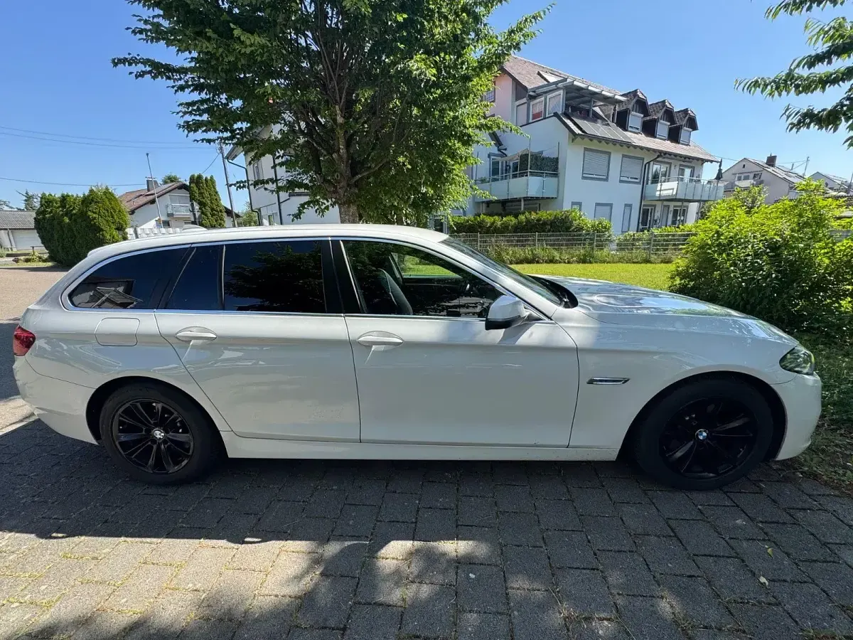 Gebraucht BMW 520 190 PS (139 kW) 2015 Weiß Limousine