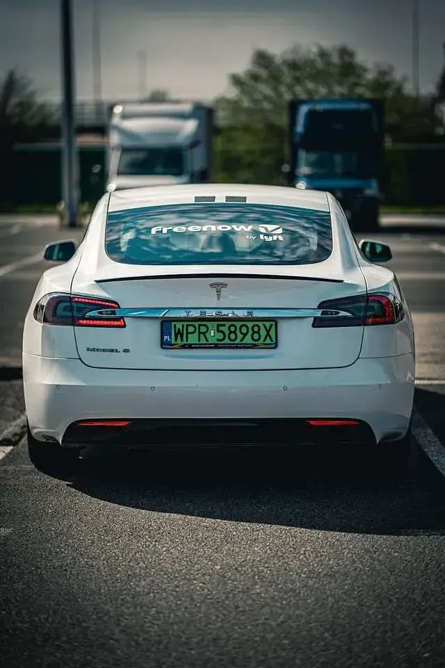 Gebraucht Tesla Model S 284 kW (387 PS) 2017 Weiß Kleinwagen