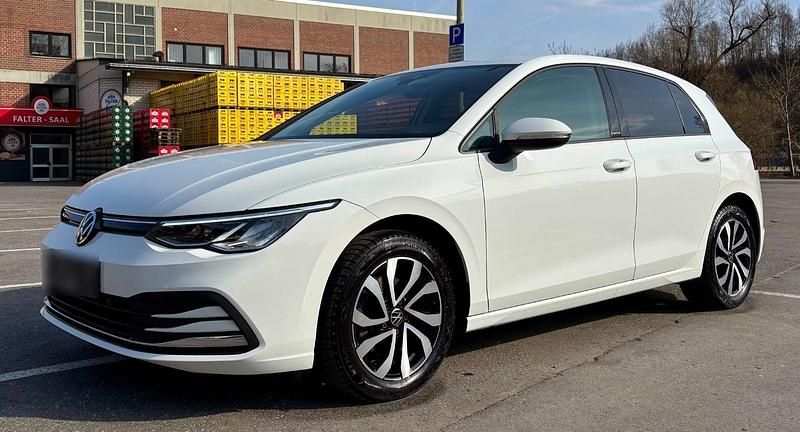 Gebraucht VW Golf VII Active 150 PS (110 kW) 2021 Weiß Kleinwagen