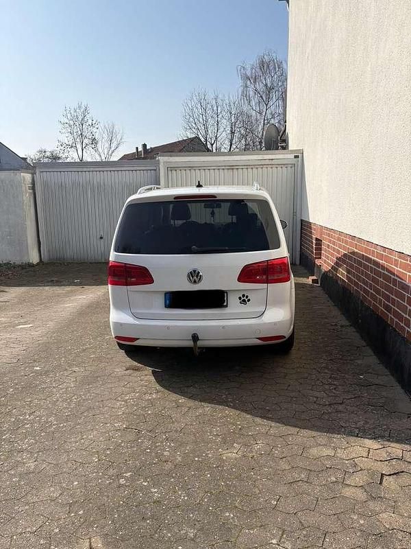 Gebraucht VW Touran Highline 105 PS (77 kW) 2012 Weiß Van / Kleinbus