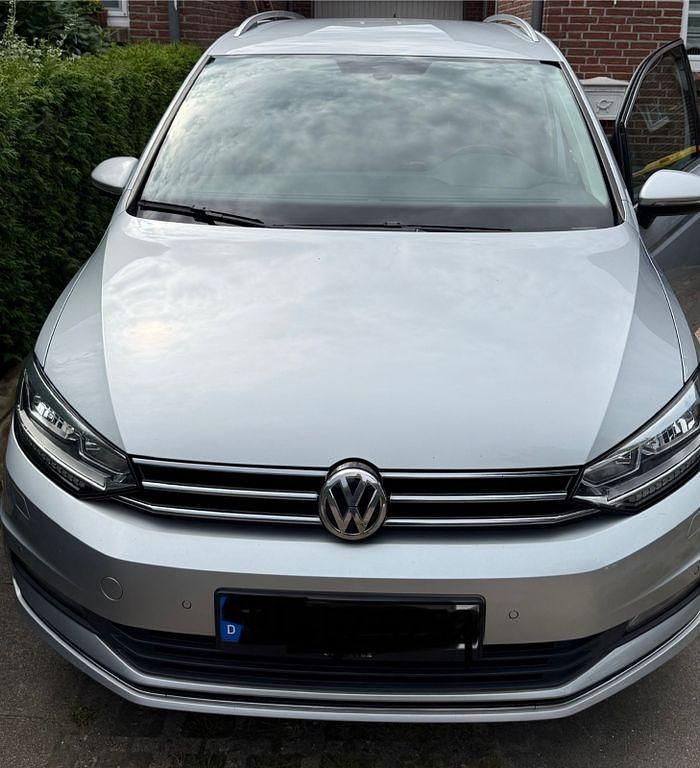 Gebraucht 2017 VW Touran Van / Kleinbus | 17.499 € (Fairer Preis) - Bild 1/4