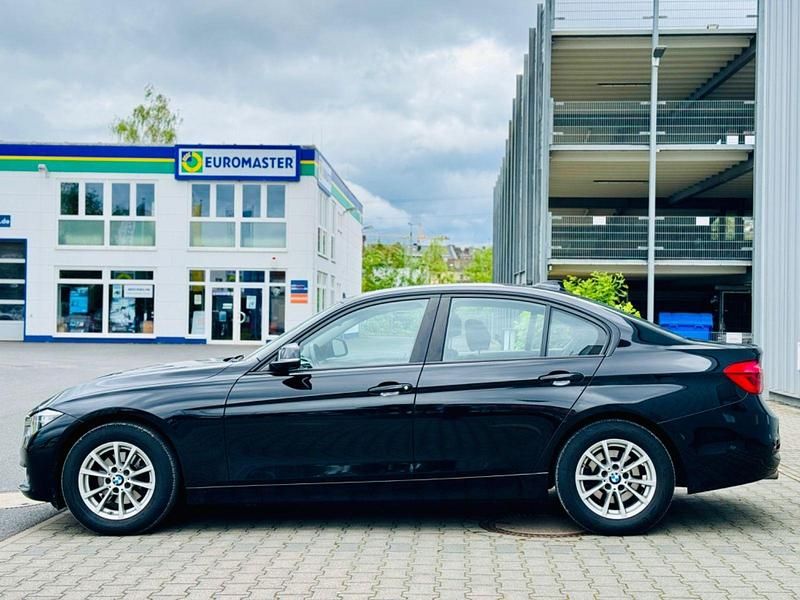 Schwarz Gebraucht 2016 BMW 318 Advantage Limousine | 14.250 € (Fairer Preis) - Bild 1/4