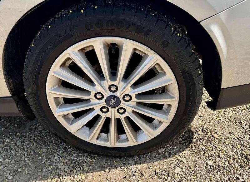 Second-hand Ford Focus 120 CP (88 kW) 2015 Argintiu Break