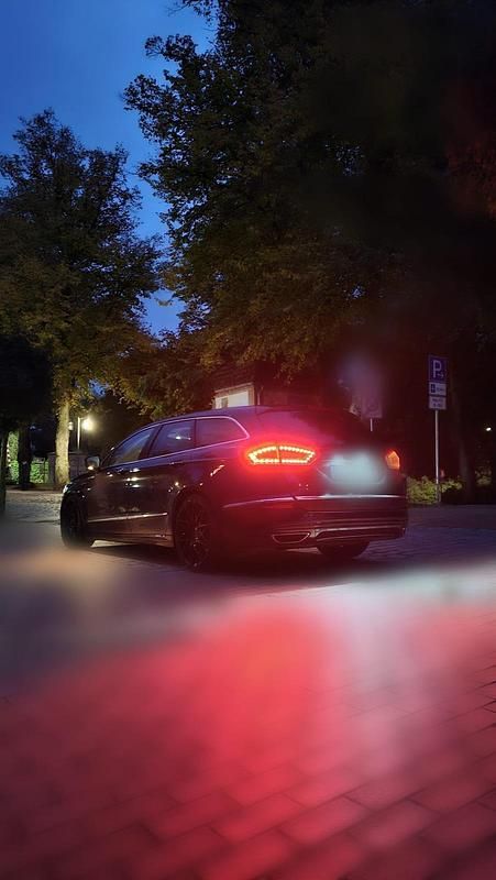 Schwarz Gebraucht 2016 Ford Mondeo Vignale Kombi | 11.500 € (Superpreis) - Bild 1/4