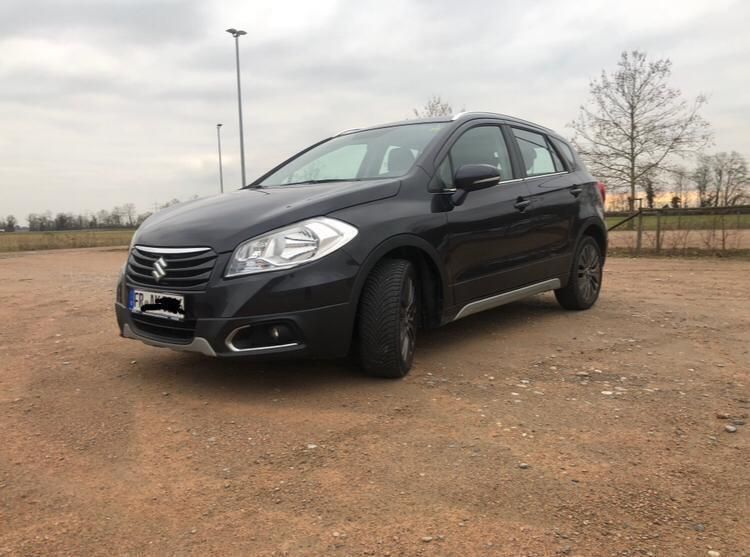 Schwarz Gebraucht 2016 Suzuki SX4 S-Cross SUV | 10.000 € (Fairer Preis) - Bild 1/4