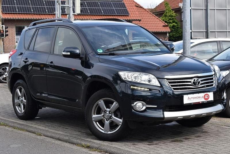 Blau Gebraucht 2013 Toyota RAV4 Travel SUV | 9.990 € (Guter Preis) - Bild 1/3