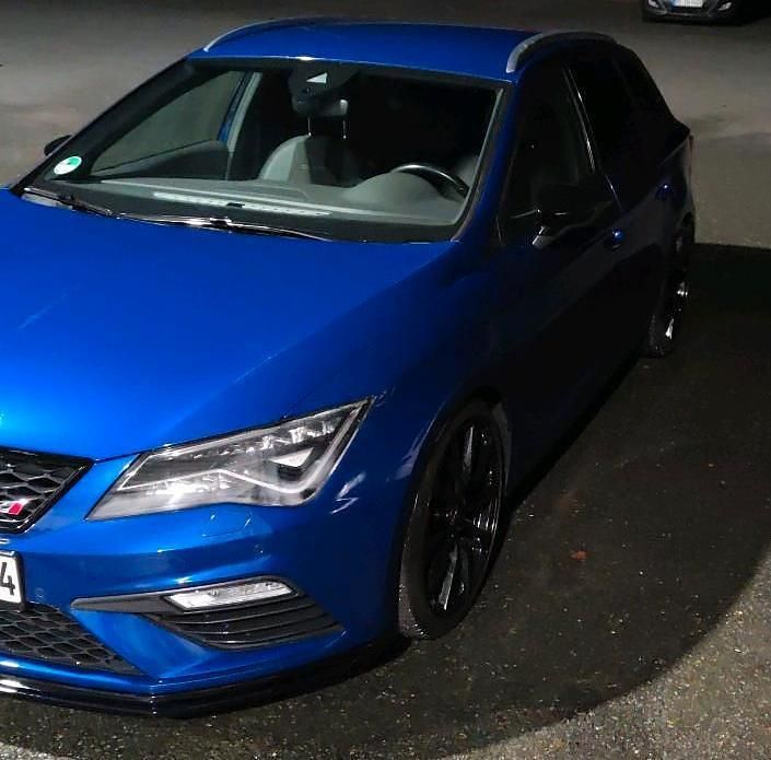Blau Gebraucht 2017 Cupra Leon Kombi | 22.000 € (Fairer Preis) - Bild 1/4