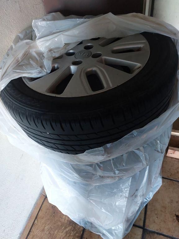 Gebraucht Kia Rio Attract 86 PS (63 kW) 2013 Schwarz Kleinwagen