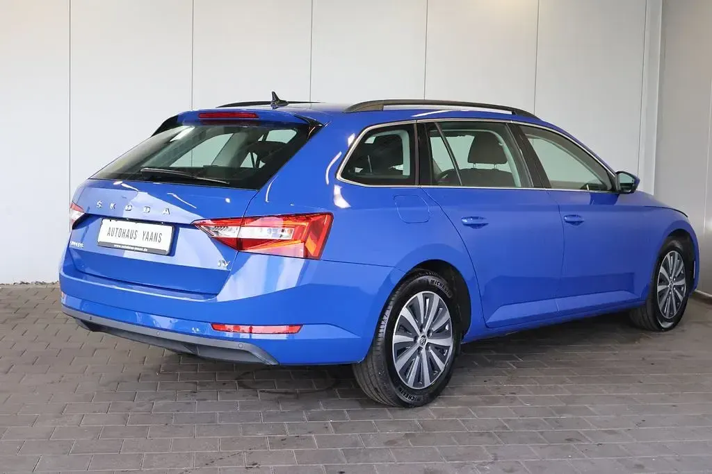 Gebraucht Skoda Superb Ambition 218 PS (160 kW) 2022 Blau Limousine