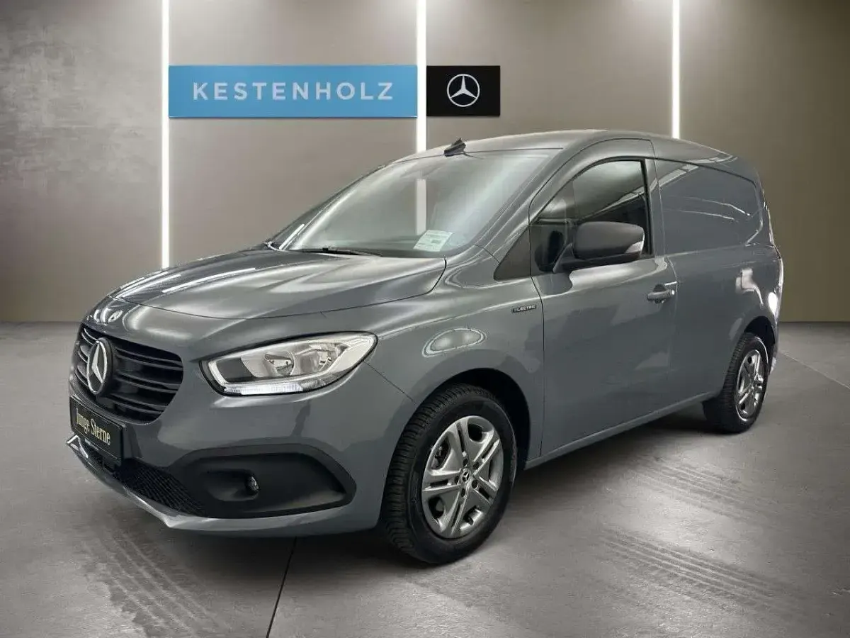 Gebraucht Mercedes eCitan 89 kW (122 PS) 2025 Grau Van / Kleinbus