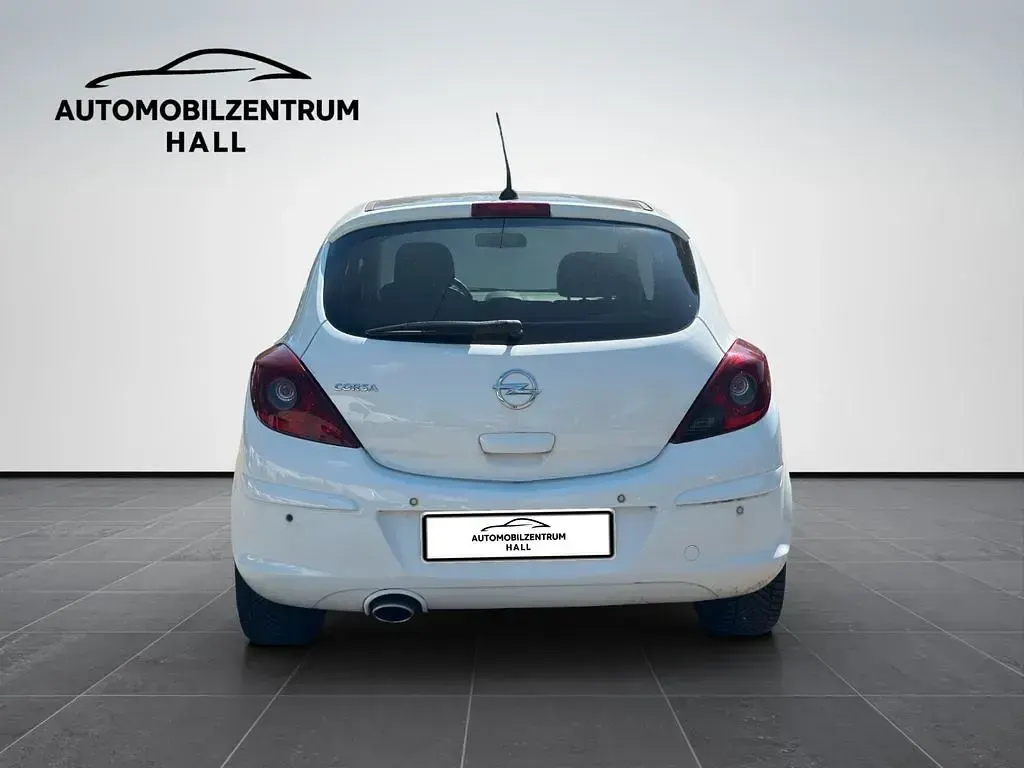 Gebraucht Opel Corsa Color Edition 87 PS (63 kW) 2013 Weiß Kleinwagen