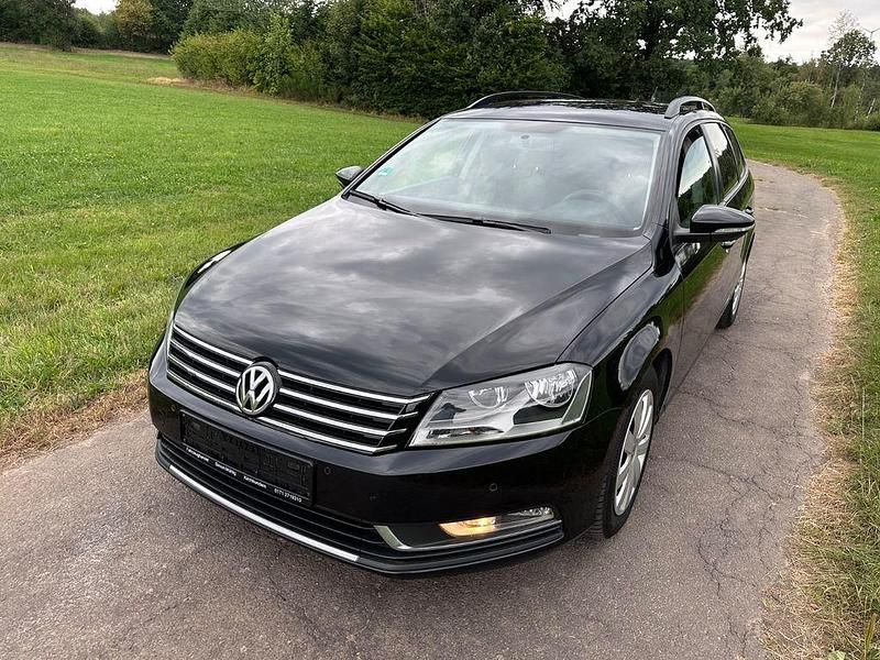 Schwarz Gebraucht 2013 VW Passat Trendline Kombi | 9.990 € (Fairer Preis) - Bild 1/4