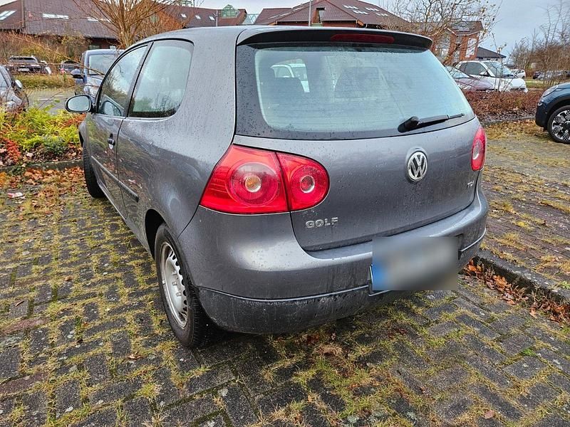 Gebraucht VW Golf V 105 PS (77 kW) 2005 Grau Kleinwagen