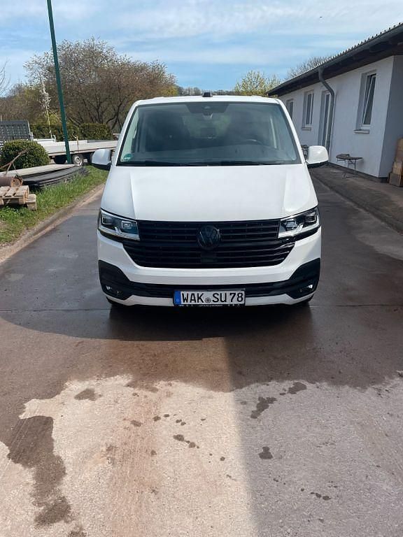 Gebraucht VW Multivan Highline 204 PS (150 kW) 2022 Weiß Van