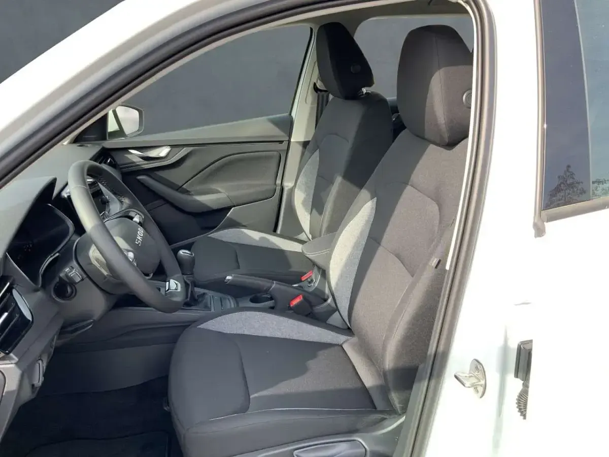 Neu Skoda Kamiq Essence 95 PS (69 kW) 2026 Moonweiß SUV
