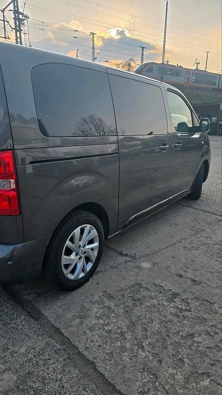 Gebraucht Citroën Spacetourer 177 PS (130 kW) 2019 Grau Van / Kleinbus