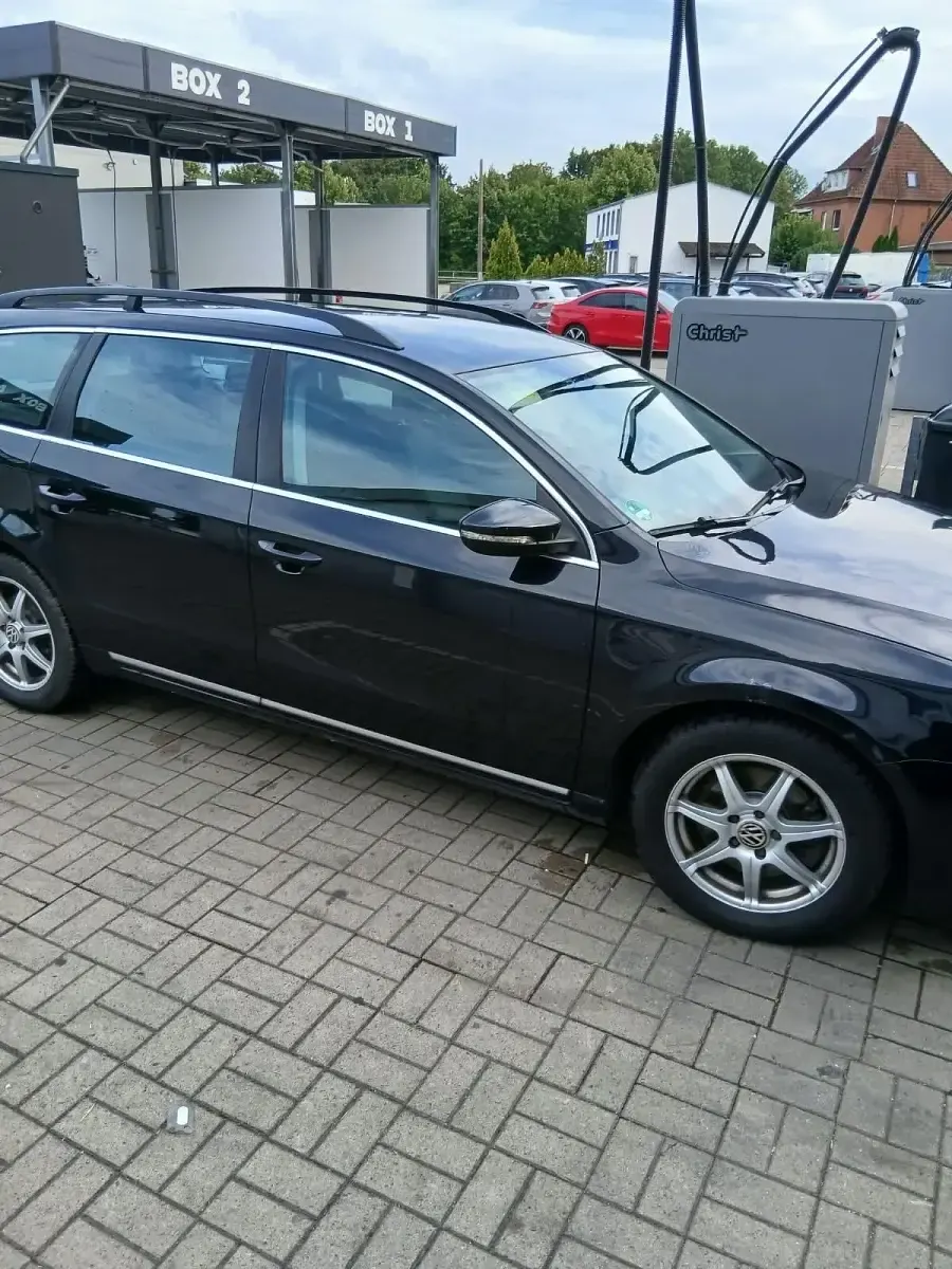 Gebraucht VW Passat 140 PS (102 kW) 2011 Schwarz Kombi