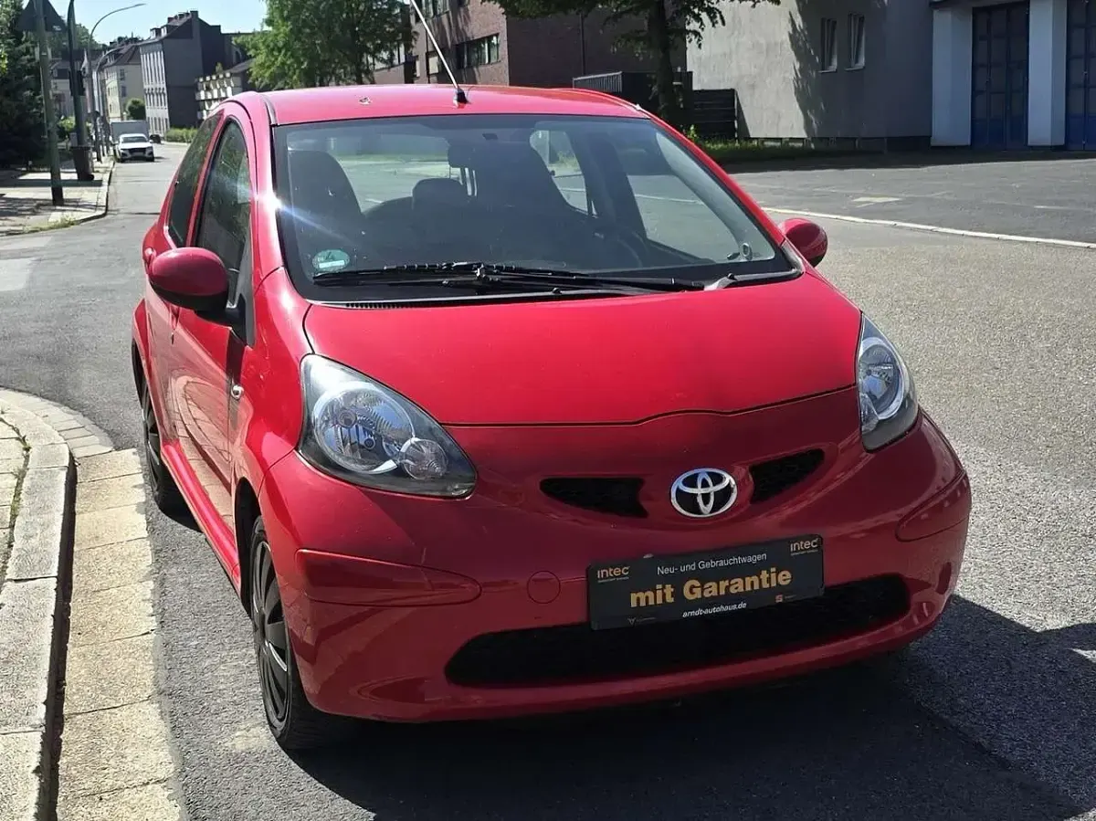 Gebraucht Toyota Aygo City 68 PS (50 kW) 2006 Rot Kleinwagen