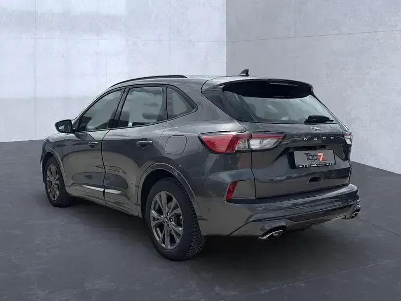 Gebraucht Ford Kuga ST-Line 120 PS (88 kW) 2023 Magneticgrau (metallic) SUV