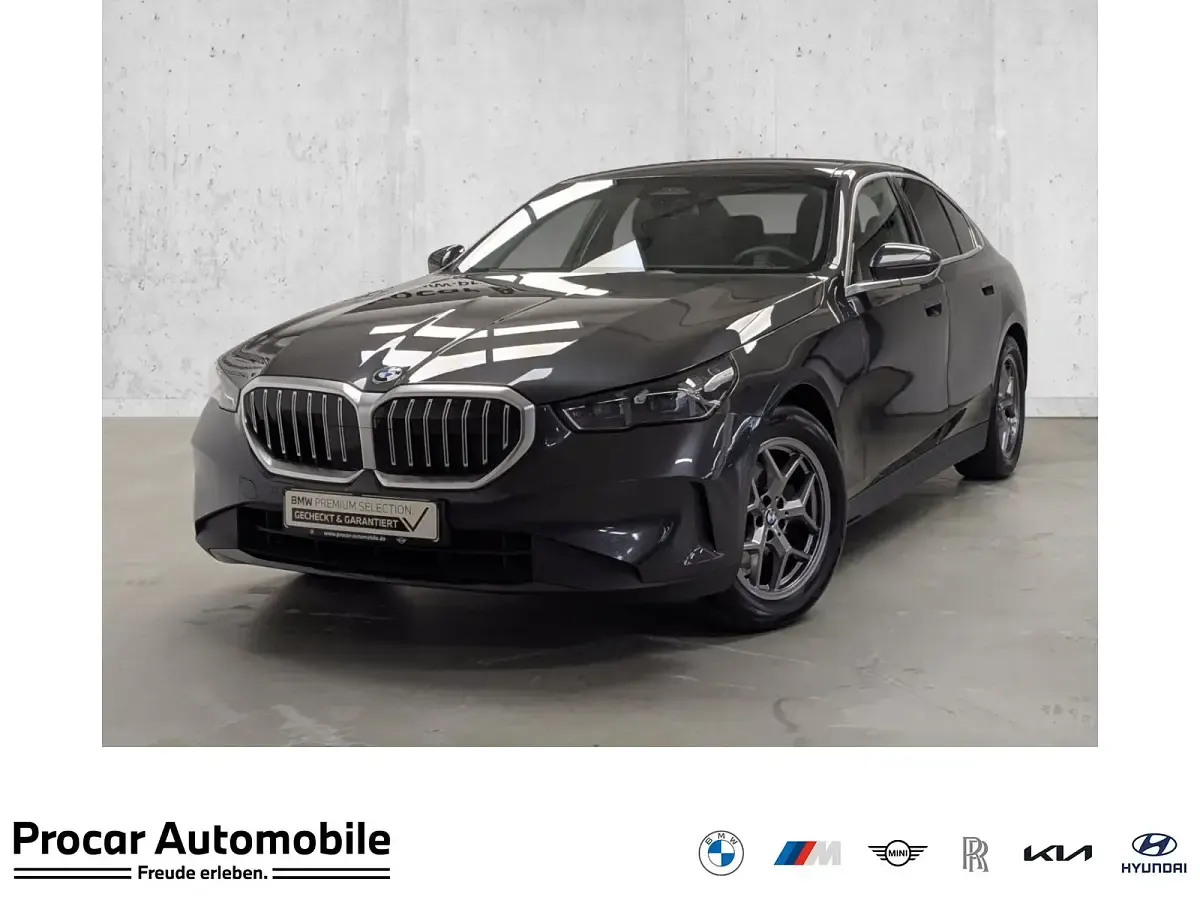 Gebraucht BMW 520 Comfort Edition 197 PS (144 kW) 2024 Limousine