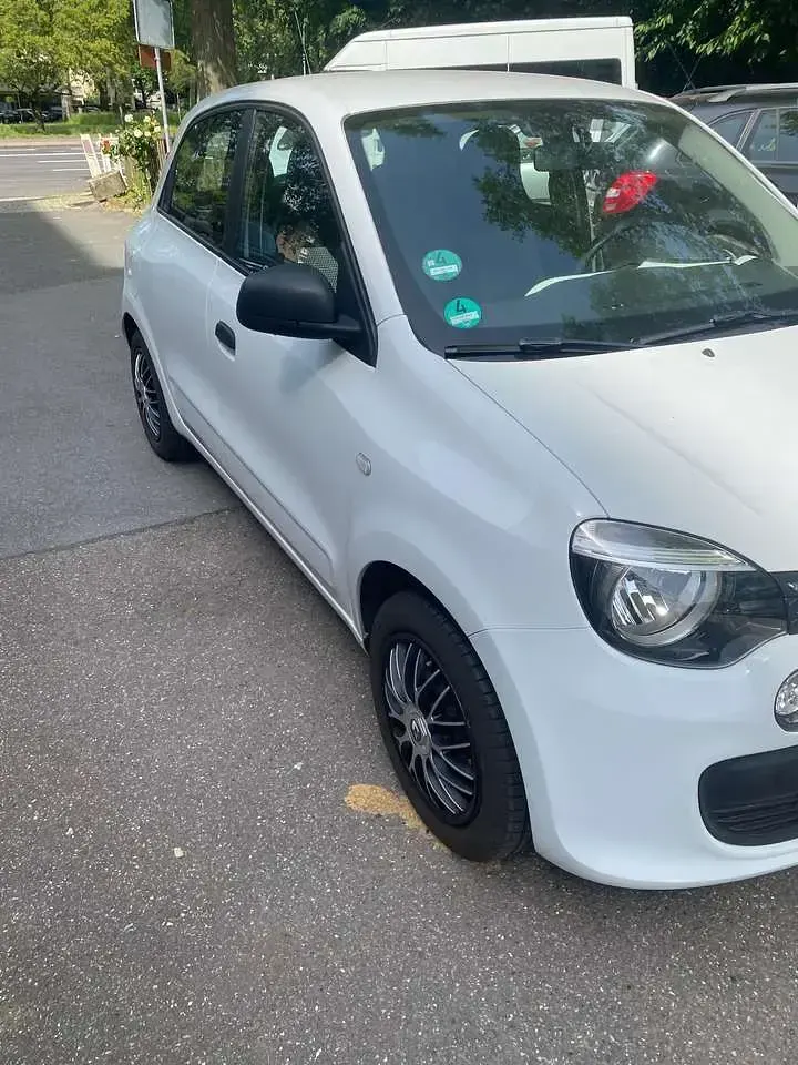 Gebraucht Renault Twingo Life 71 PS (52 kW) 2015 Weiß Kleinwagen