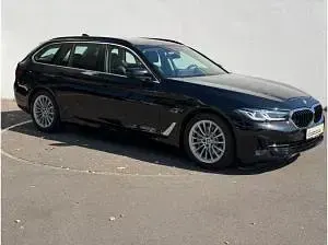 Gebraucht BMW 530 292 PS (214 kW) 2024 Schwarz (saphirschwarz) Kombi