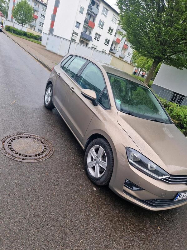 Gold Gebraucht 2015 VW Golf Sportsvan Van / Kleinbus | 13.700 € (Fairer Preis) - Bild 1/4