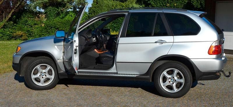 Silber Gebraucht 2001 BMW X5 SUV | 7.499 € (Etwas zu teuer) - Bild 1/4
