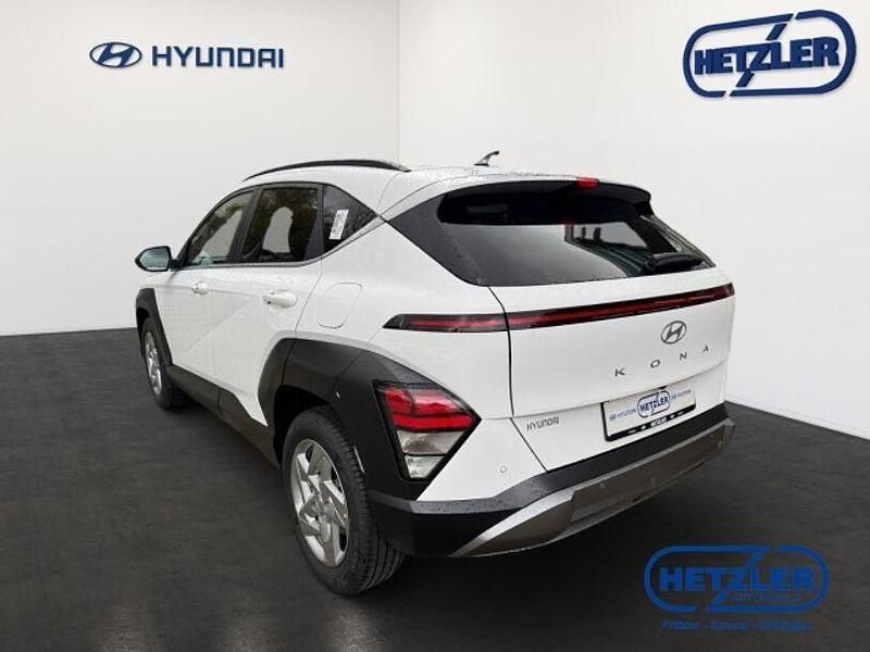 Neu Hyundai Kona Trend 139 PS (102 kW) 2025 Atlas white / sol SUV