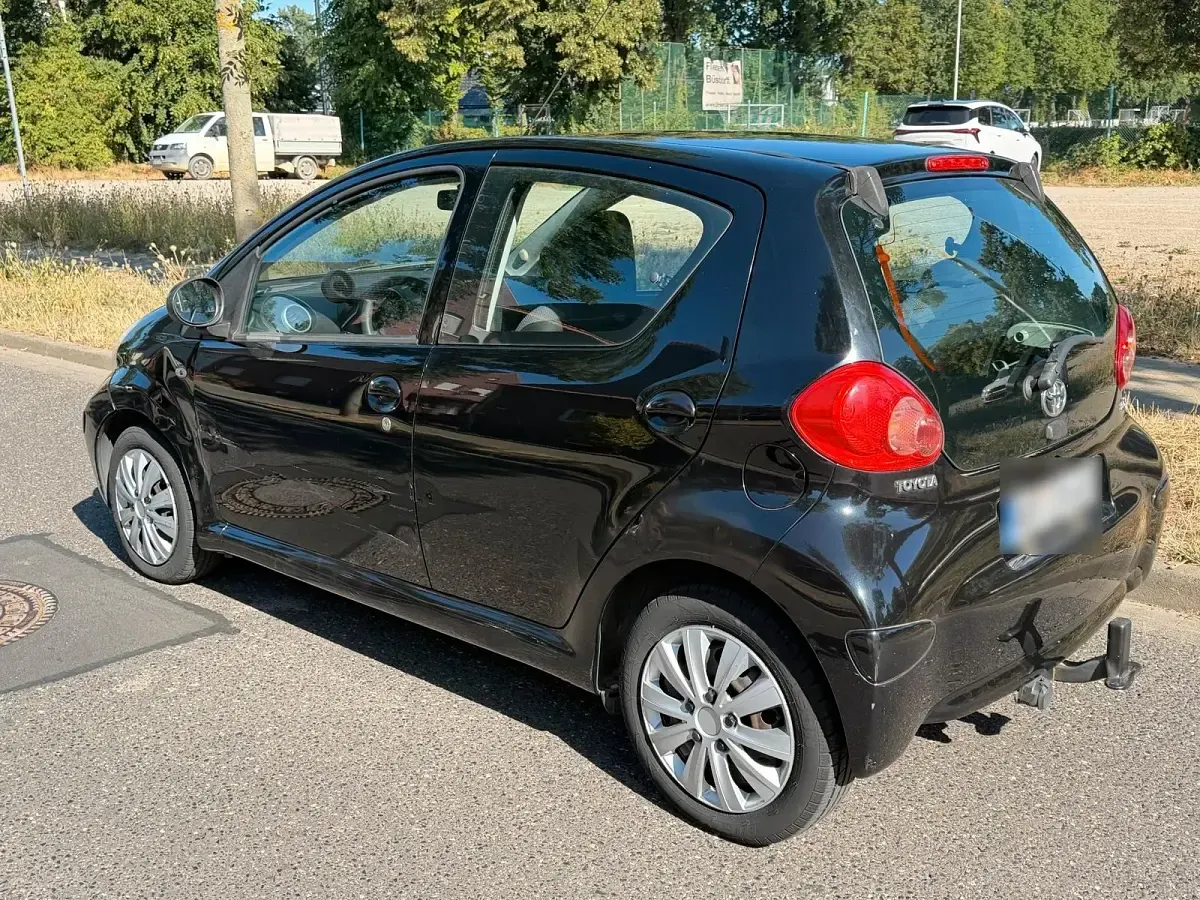 Gebraucht Toyota Aygo 68 PS (50 kW) 2008 Schwarz Kleinwagen