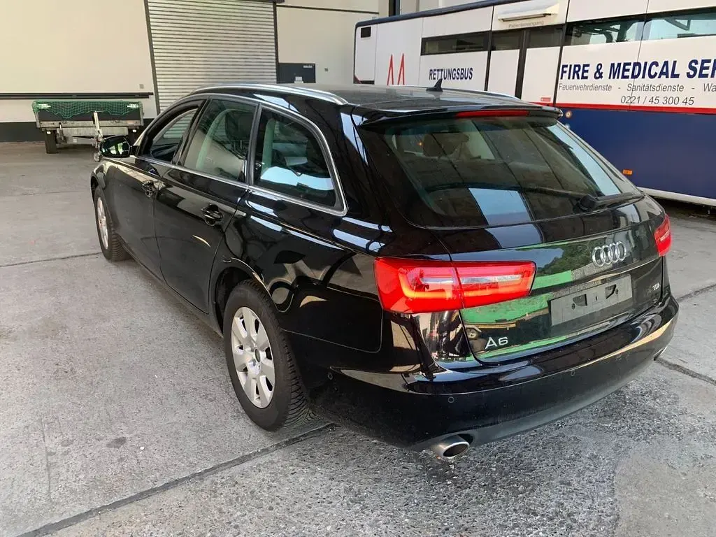 Gebraucht Audi A6 Sport 204 PS (150 kW) 2014 Schwarz Kombi