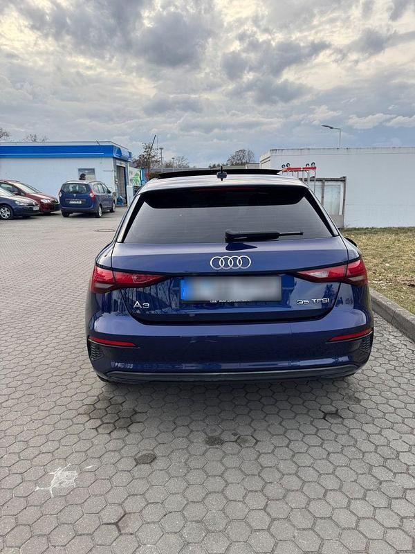 Gebraucht Audi A3 Ambiente 150 PS (110 kW) 2021 Blau Limousine