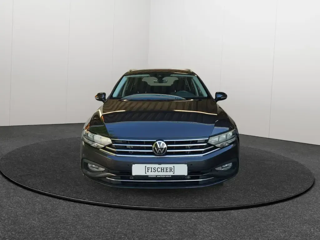 Gebraucht VW Passat Business 150 PS (110 kW) 2023 Grau Kombi