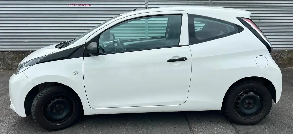 Gebraucht Toyota Aygo 51 PS (37 kW) 2016 Weiß Kleinwagen