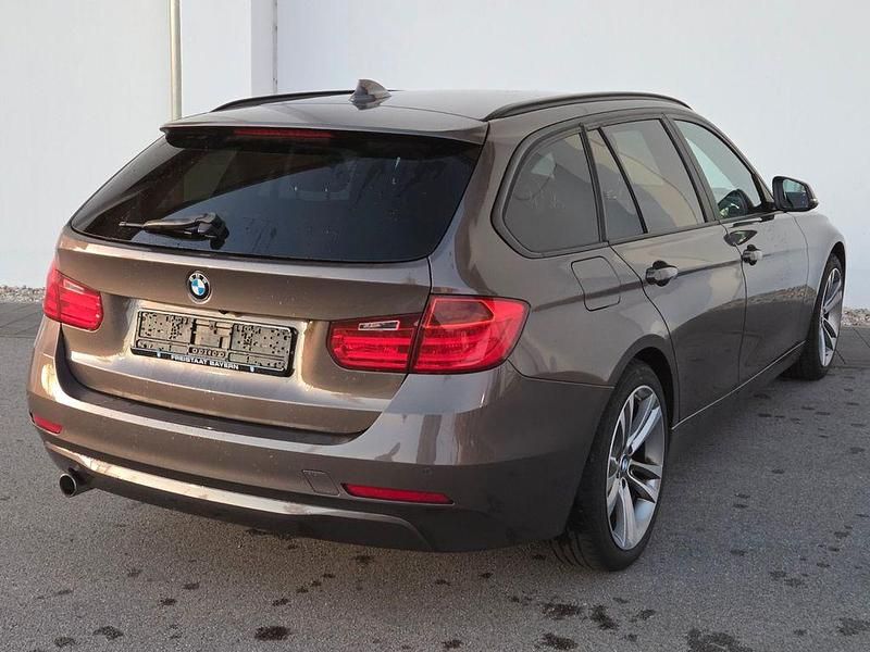 Braun Gebraucht 2014 BMW 320 Sport Line Limousine | 8.900 € (Superpreis) - Bild 1/4