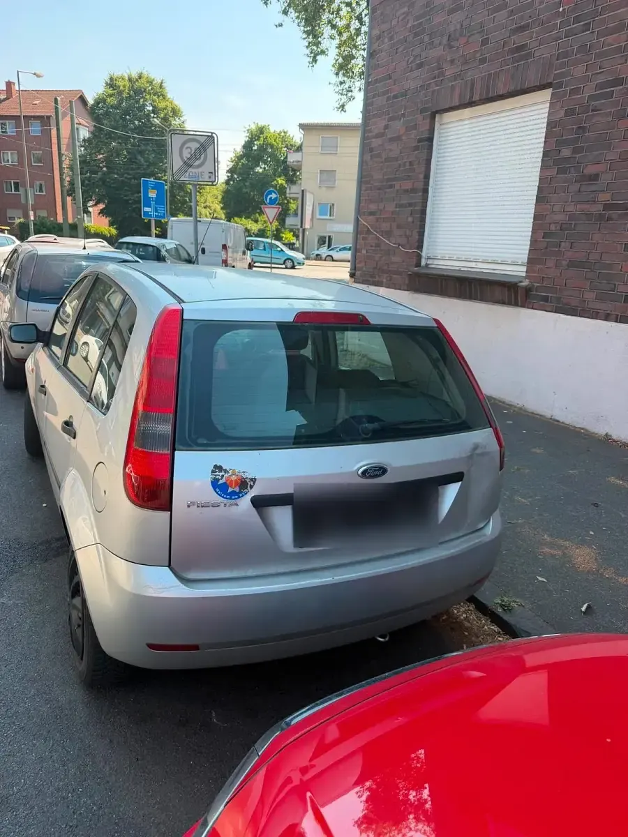 Gebraucht Ford Fiesta 90 PS (66 kW) 2002 Silber Kleinwagen