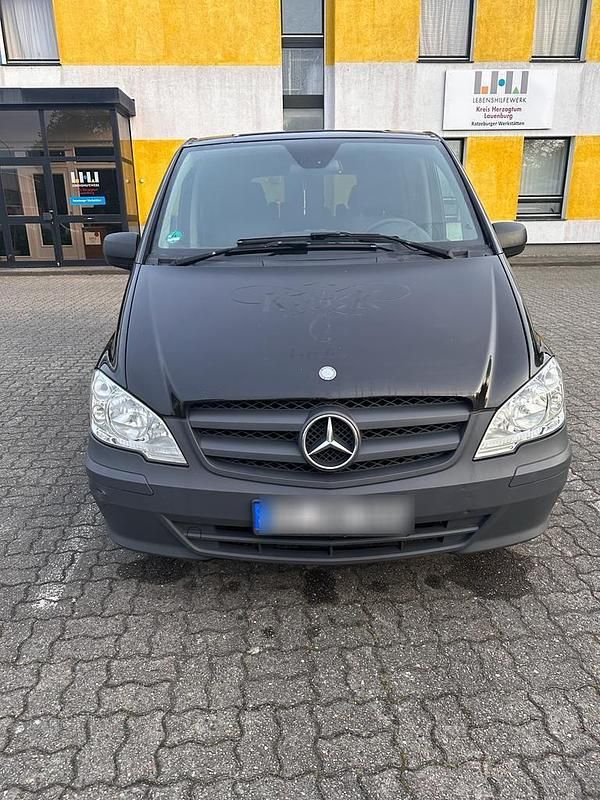Schwarz Gebraucht 2014 Mercedes Vito Van / Kleinbus | 9.500 € - Bild 1/4