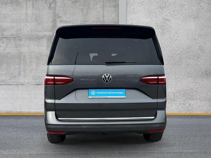 Gebraucht VW Multivan Style 150 PS (110 kW) 2023 Grau Van