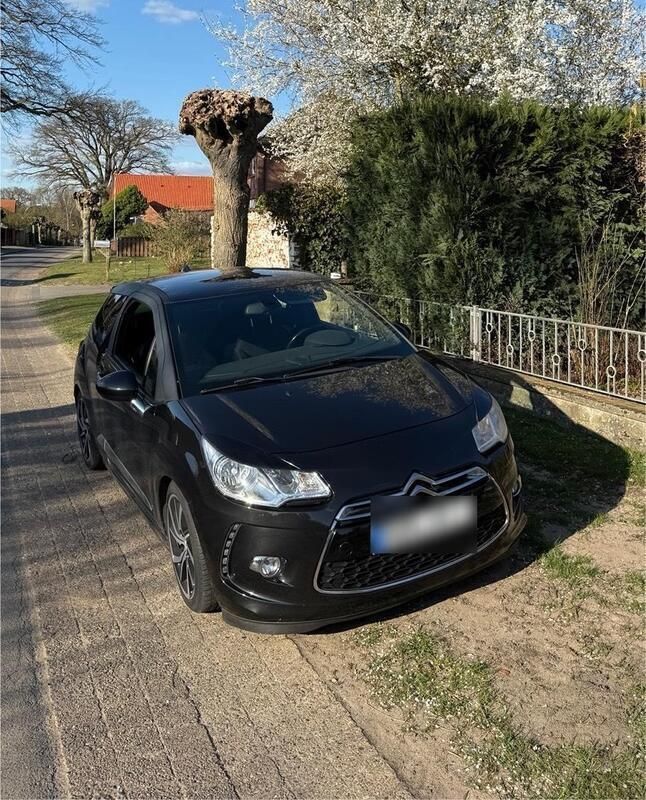 Schwarz Gebraucht 2010 Citroën DS3 Sport Chic Coupé | 5.499 € (Teuer) - Bild 1/4