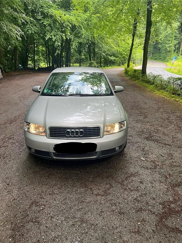 Silber Gebraucht 2001 Audi A4 Limousine | 1.850 € (Fairer Preis) - Bild 1/4