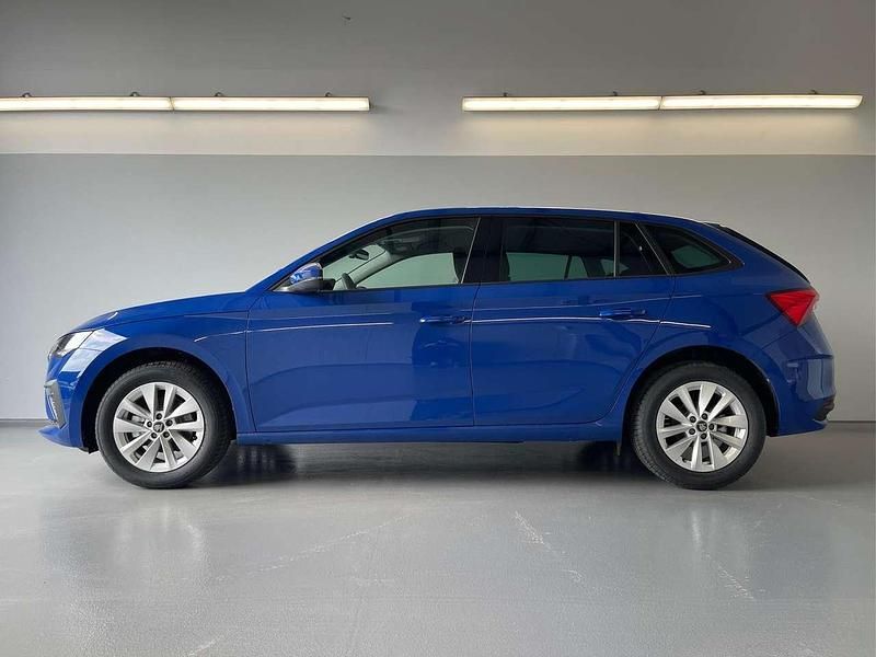 Neu Skoda Scala Selection 116 PS (85 kW) 2026 [k4k4] energy blau Kleinwagen